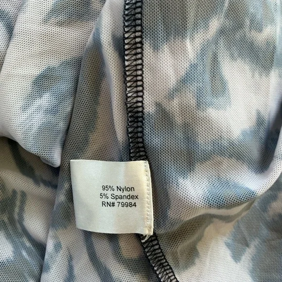 NWT Boston Proper Blocked Floral Top Blouse Tie Front Size XS - Picture 9 of 10